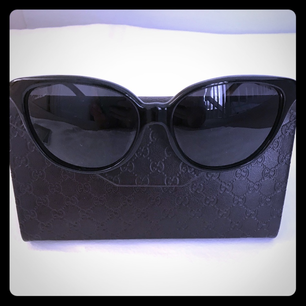 Gucci Glossy Black Cat-Eye Sunglasses